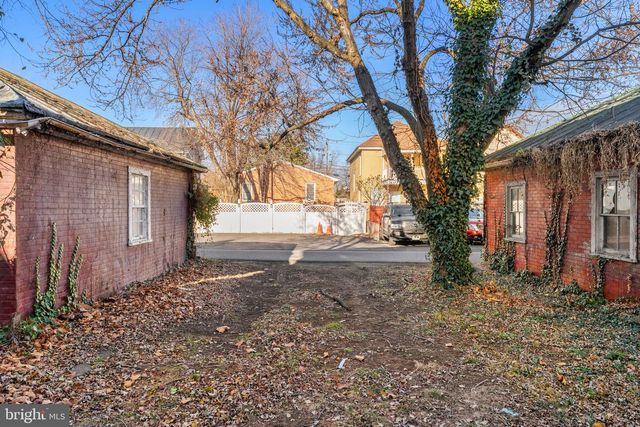 318 E PICCADILLY ST, Winchester, VA 22601