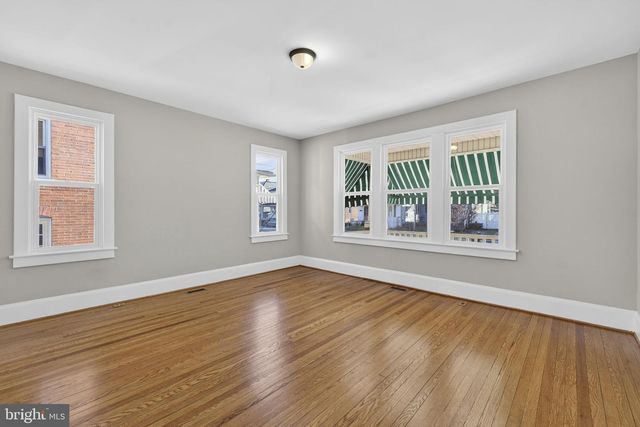 318 E PICCADILLY ST, Winchester, VA 22601