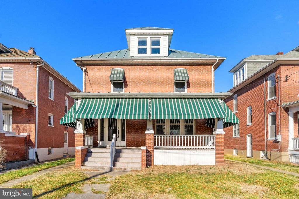 318 E PICCADILLY ST, Winchester, VA 22601