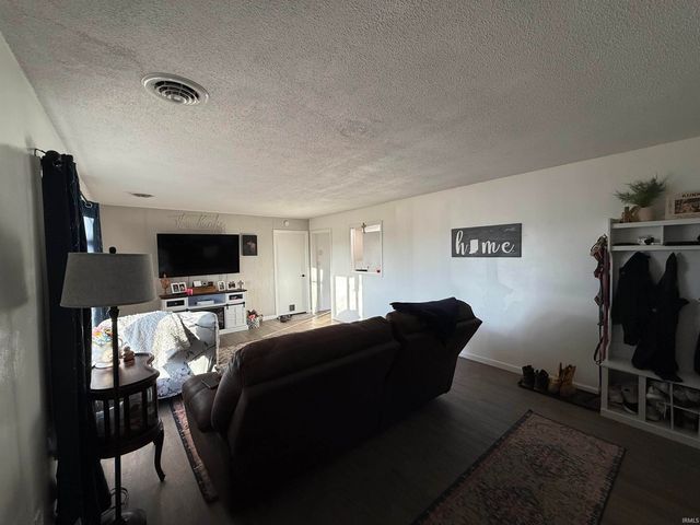 3304 N Dalinda Road, Muncie, IN 47303