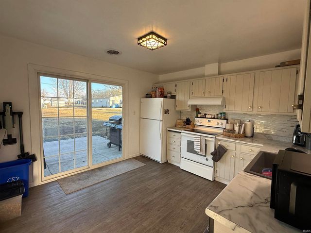 3304 N Dalinda Road, Muncie, IN 47303