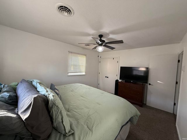 3304 N Dalinda Road, Muncie, IN 47303