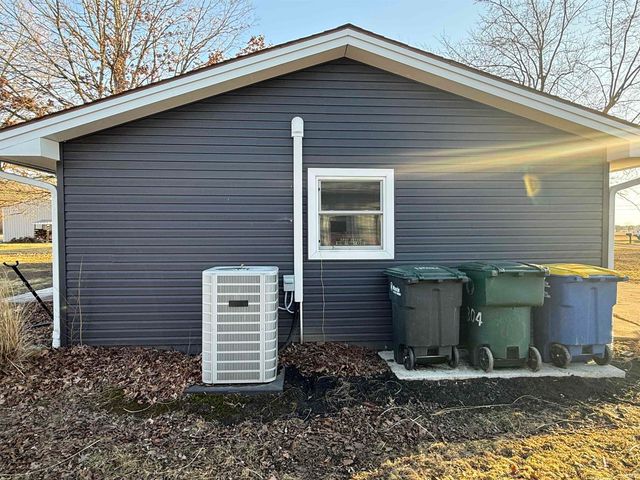 3304 N Dalinda Road, Muncie, IN 47303