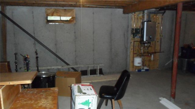 16 Ruzzi Street, Cranston, RI 02920