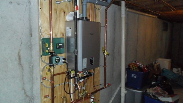 16 Ruzzi Street, Cranston, RI 02920