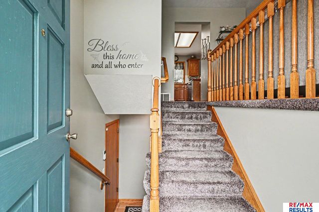 802 Cedar View Circle, Bellevue, NE 68123