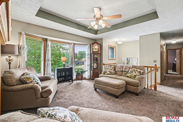 802 Cedar View Circle, Bellevue, NE 68123