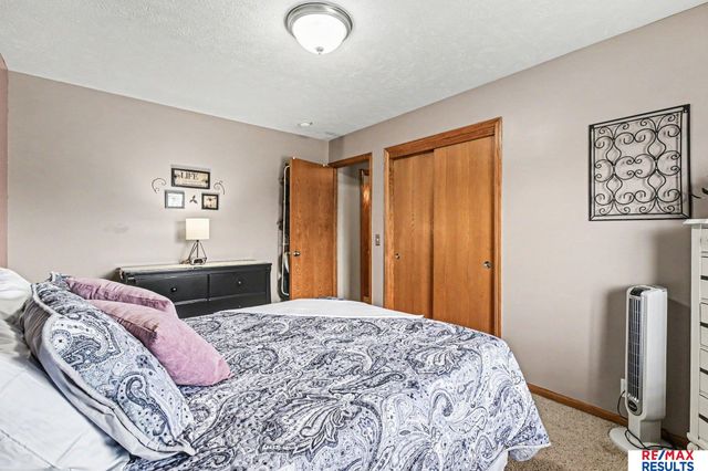 802 Cedar View Circle, Bellevue, NE 68123