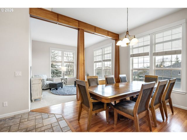 1401 RANIER Loop Nw, Salem, OR 97304