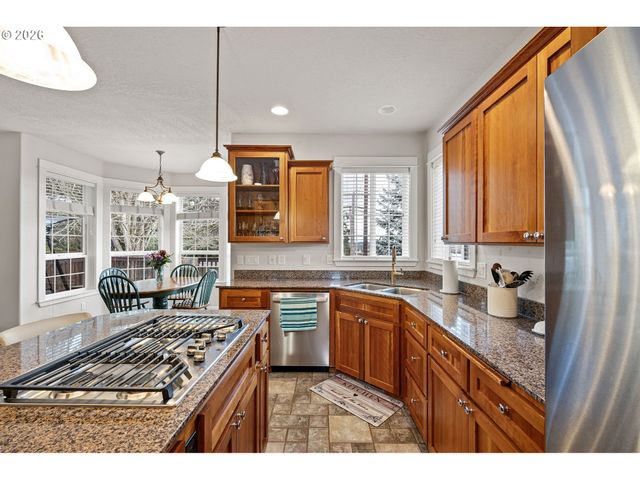 1401 RANIER Loop Nw, Salem, OR 97304