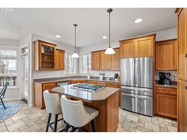 1401 RANIER Loop Nw, Salem, OR 97304