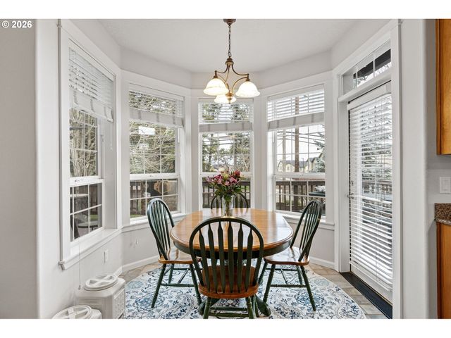 1401 RANIER Loop Nw, Salem, OR 97304