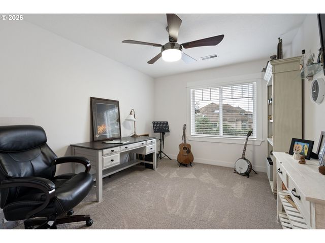 1401 RANIER Loop Nw, Salem, OR 97304