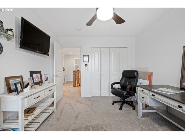 1401 RANIER Loop Nw, Salem, OR 97304