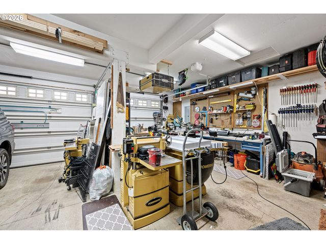 1401 RANIER Loop Nw, Salem, OR 97304