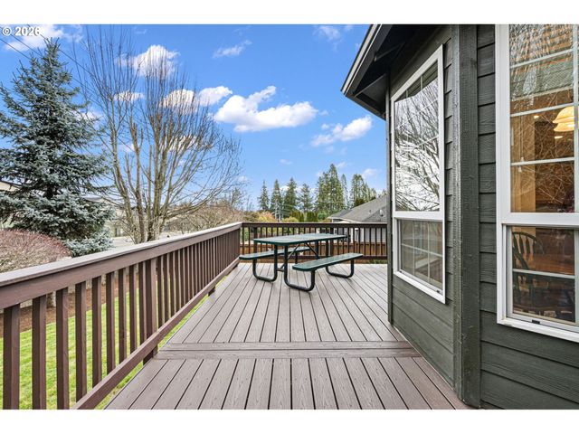 1401 RANIER Loop Nw, Salem, OR 97304