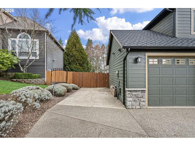 1401 RANIER Loop Nw, Salem, OR 97304