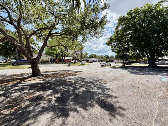 2761 62ND TERRACE N B, St Petersburg, FL 33702