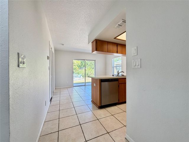 2761 62ND TERRACE N B, St Petersburg, FL 33702