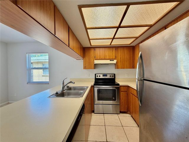 2761 62ND TERRACE N B, St Petersburg, FL 33702