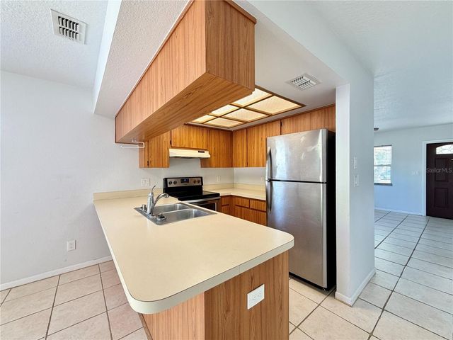 2761 62ND TERRACE N B, St Petersburg, FL 33702