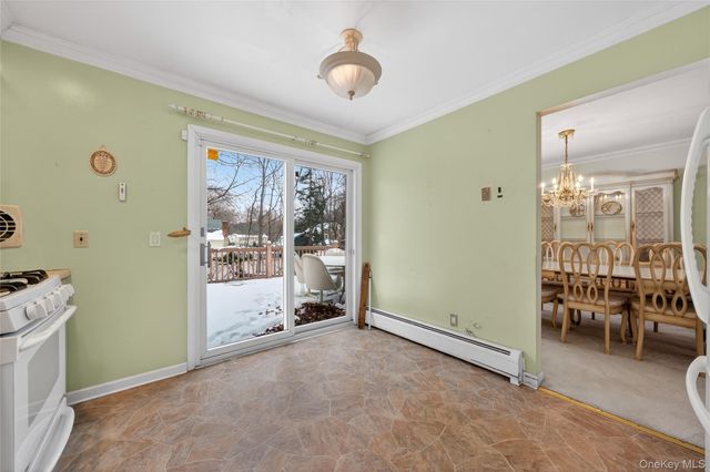 12 Spruce Court, Nanuet, NY 10954