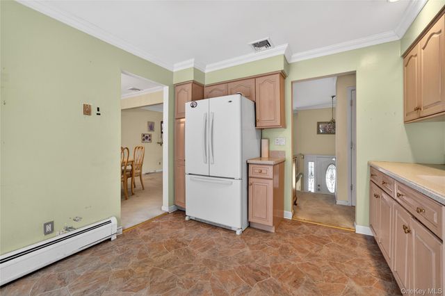 12 Spruce Court, Nanuet, NY 10954