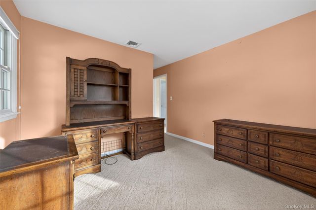 12 Spruce Court, Nanuet, NY 10954