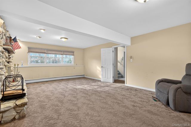 12 Spruce Court, Nanuet, NY 10954