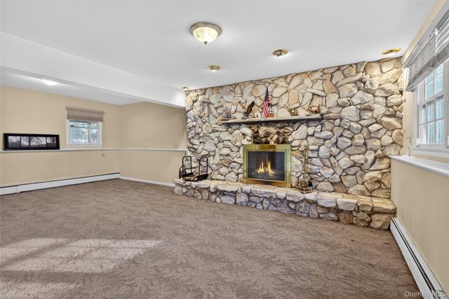 12 Spruce Court, Nanuet, NY 10954