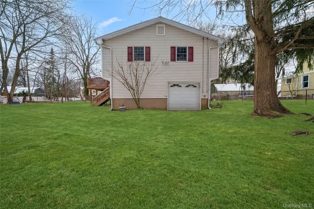 12 Spruce Court, Nanuet, NY 10954