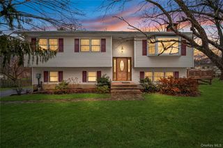 12 Spruce Court, Nanuet, NY 10954