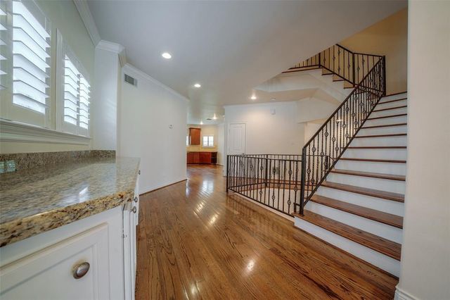 4218 Drake St B, Houston, TX 77005