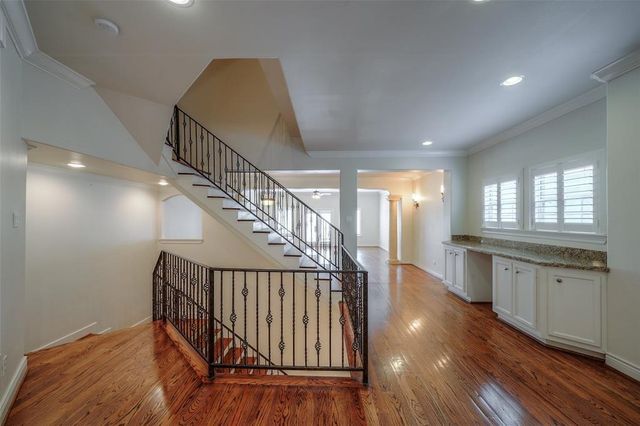 4218 Drake St B, Houston, TX 77005