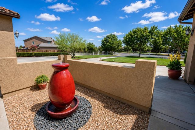3741 N Mountain Hawk Court, Sanger, CA 93657