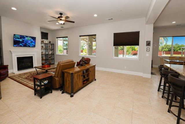 3741 N Mountain Hawk Court, Sanger, CA 93657