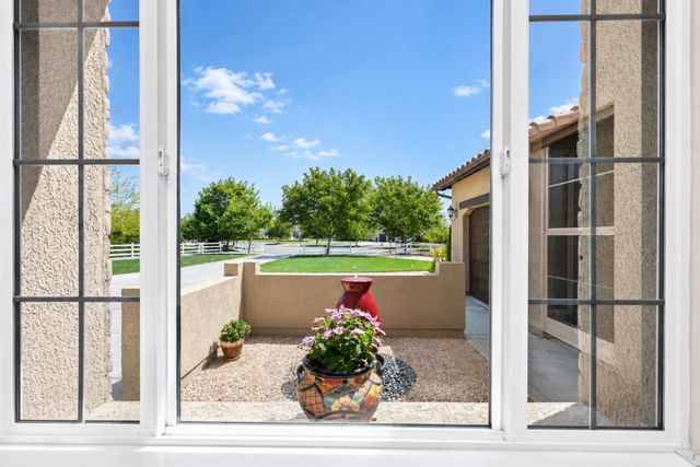 3741 N Mountain Hawk Court, Sanger, CA 93657