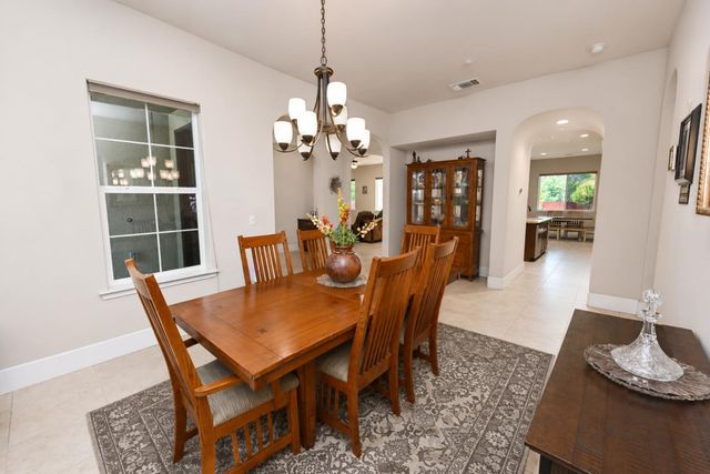 3741 N Mountain Hawk Court, Sanger, CA 93657