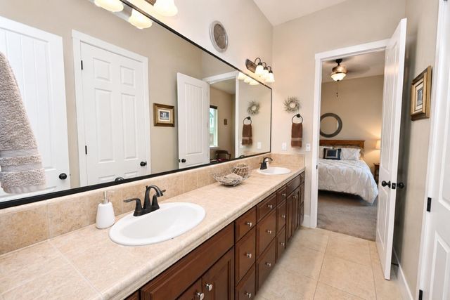 3741 N Mountain Hawk Court, Sanger, CA 93657