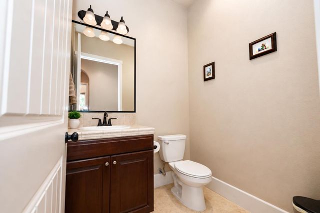 3741 N Mountain Hawk Court, Sanger, CA 93657