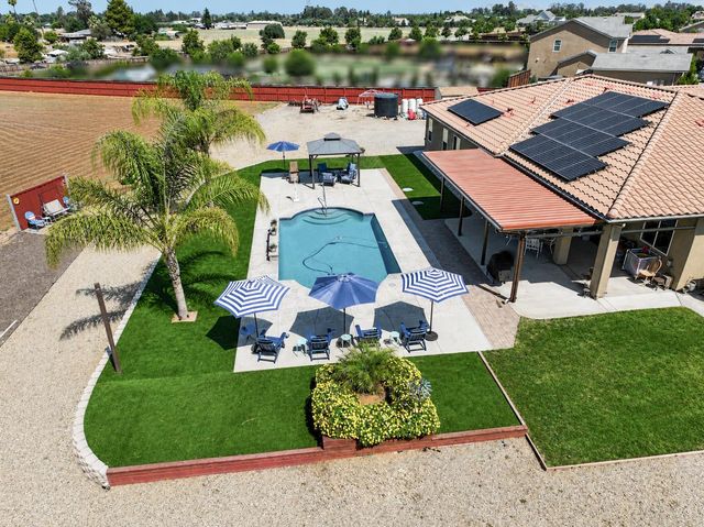 3741 N Mountain Hawk Court, Sanger, CA 93657