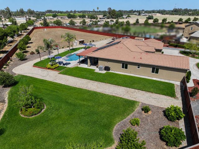 3741 N Mountain Hawk Court, Sanger, CA 93657