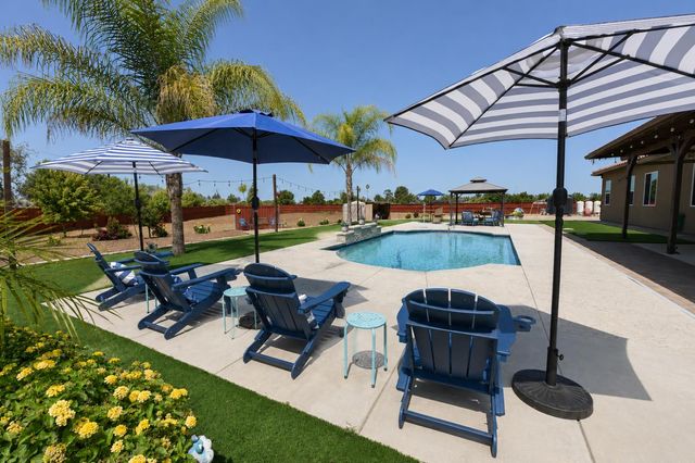 3741 N Mountain Hawk Court, Sanger, CA 93657