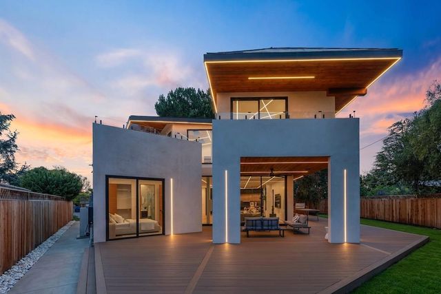 2338 Thompson Court, Mountain View, CA 94043