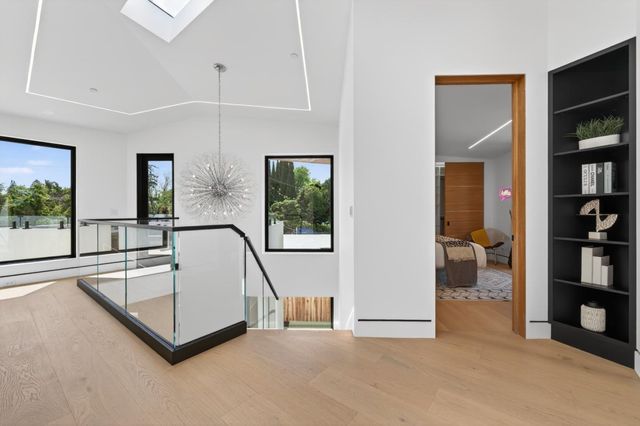 2338 Thompson Court, Mountain View, CA 94043