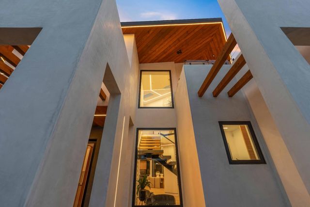2338 Thompson Court, Mountain View, CA 94043