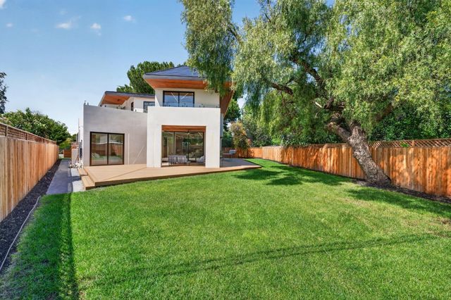2338 Thompson Court, Mountain View, CA 94043