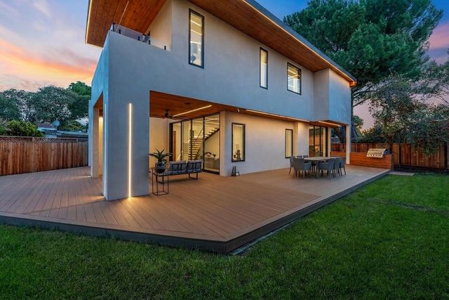 2338 Thompson Court, Mountain View, CA 94043