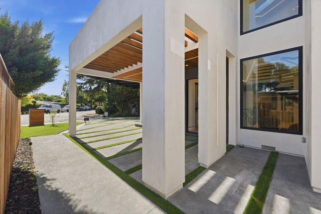 2338 Thompson Court, Mountain View, CA 94043