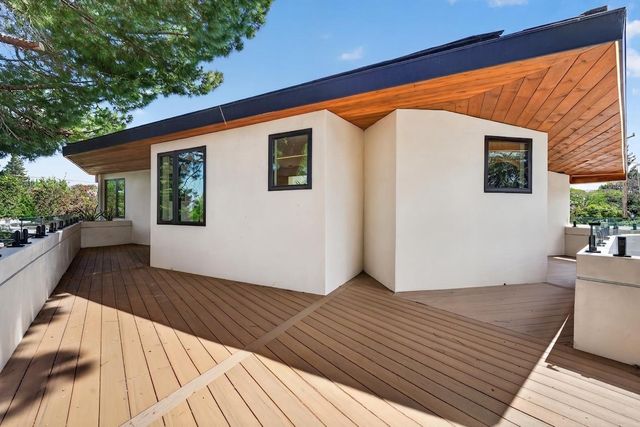 2338 Thompson Court, Mountain View, CA 94043